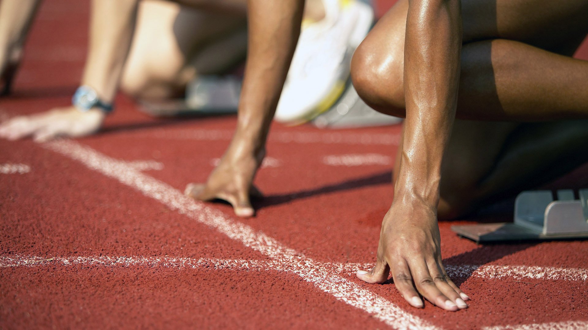 赛道上的热火，恩比德接管F1争冠之战