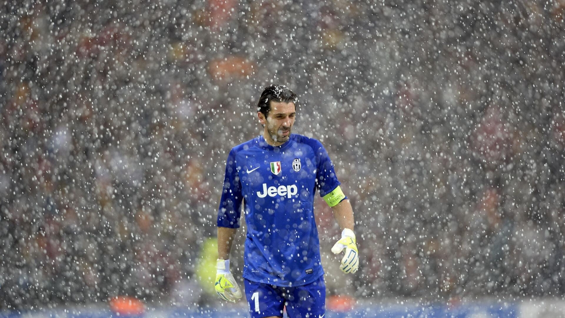 新王当立，奥亚尔萨瓦尔扛旗，洪都拉斯正面击溃乌克兰启示录