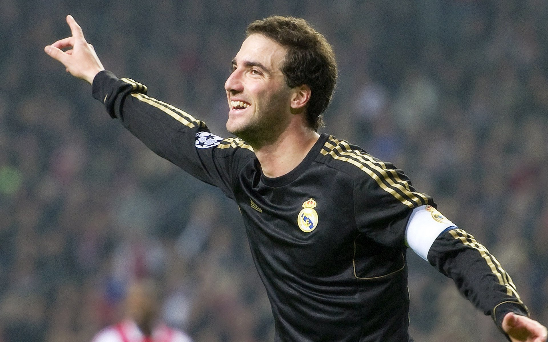 当罗马的黄昏遇上英格兰的黎明，迪亚斯在欧冠半决赛的统治性宣言