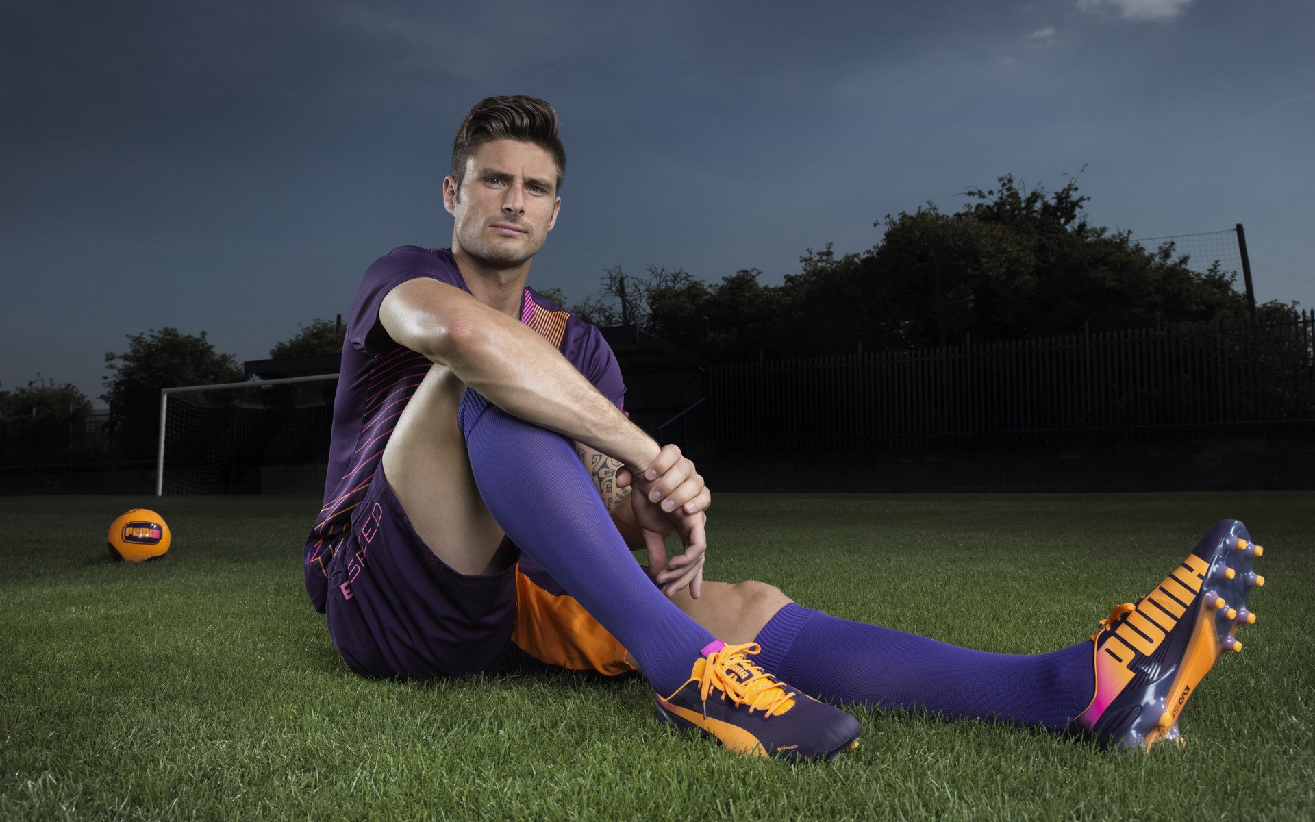 世界杯之夜的双重舞台，字母哥一手掌控的篮球与足球交响曲