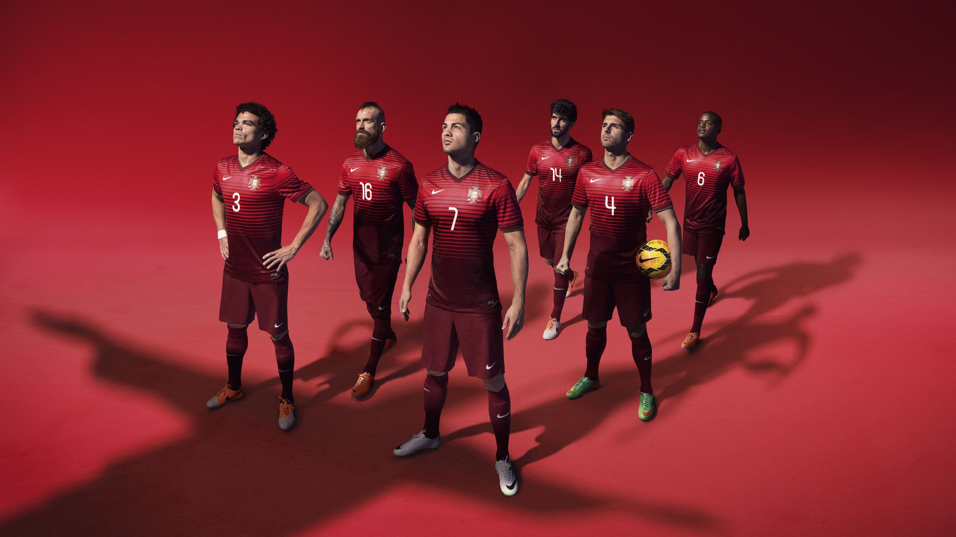 当沙漠玫瑰遇见石油风暴,凯恩如何让一场友谊赛成为全球焦点